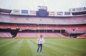 Jean-Michel au milieu du stade d'Anaheim