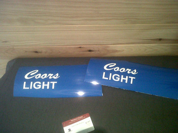 Des stickers Coors Light reproduits